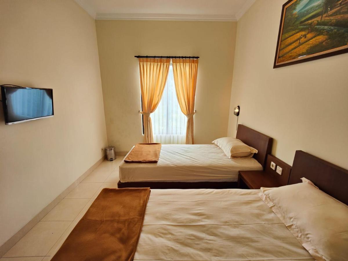 Adiputra Guesthouse 2 By Homiq Ngabean Экстерьер фото